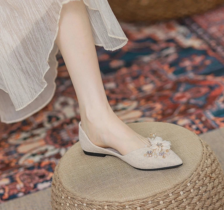 2025 New Women’s Low Heel Flat Shoes – Elegant Pearl and Rhinestone Slip-On Loafers for Autumn, High Quality, Affordable Fashion