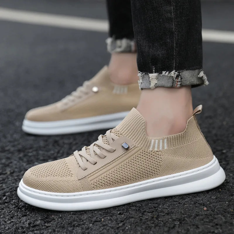 New Men’s Mesh Running Shoes Lightweight Low-Top Sneakers for Summer Soft Sole Slip-On Walking Style Casual Shoes