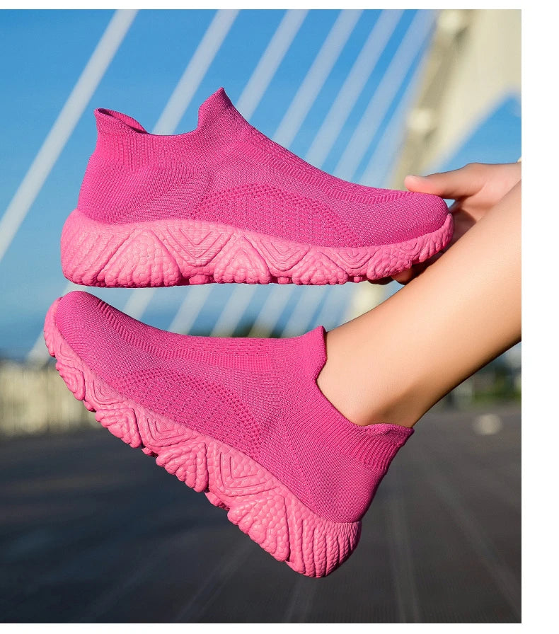 Men’s Running Shoes Lightweight Comfortable Soft Sole Breathable Mesh Upper Non-Slip Durable Perfect for Walking Style