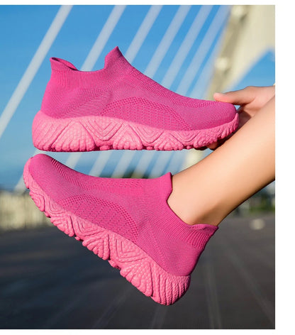 Men’s Running Shoes Lightweight Comfortable Soft Sole Breathable Mesh Upper Non-Slip Durable Perfect for Walking Style