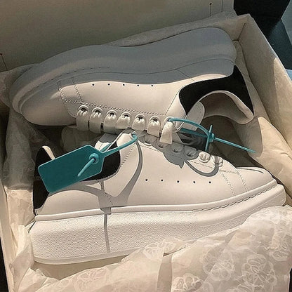 2025 Hot Selling Sneakers Women White Height Increasing Walking Style Casual Shoes Sneakers for Couple