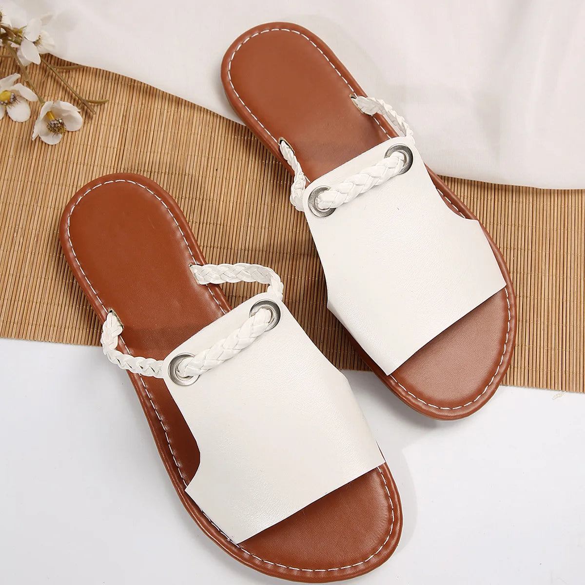 Myway 2025 New Womens Casual Beach Slippers Summer Pure Color Woven Beach Sandals Lightweight Slip on Shoes