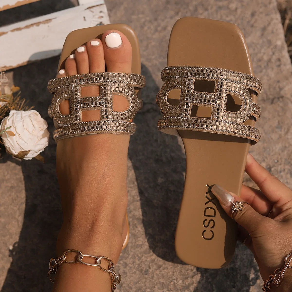 2025 Myway New Women’s Fashionable Slippers Rhinestone Open Toe Flat Sandals Outdoor Slip on Large Size Beach Slippers