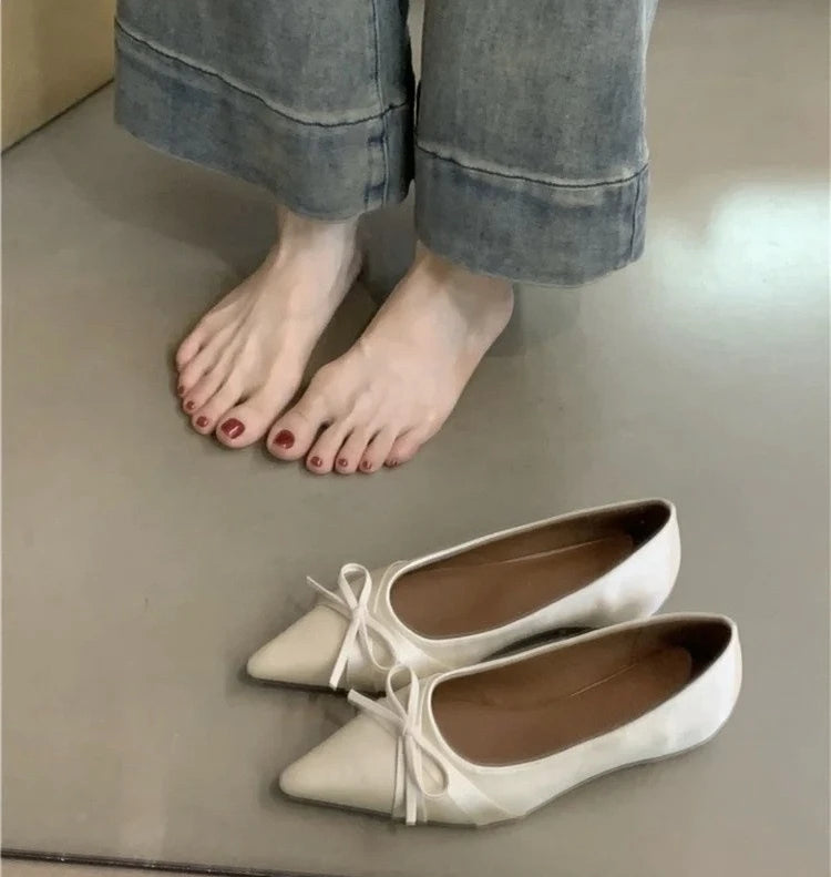 Stylish Women’s Pointed-Toe Flat Shoes with Bow – New French-Inspired Design, Comfortable Commuter Ballet Flats