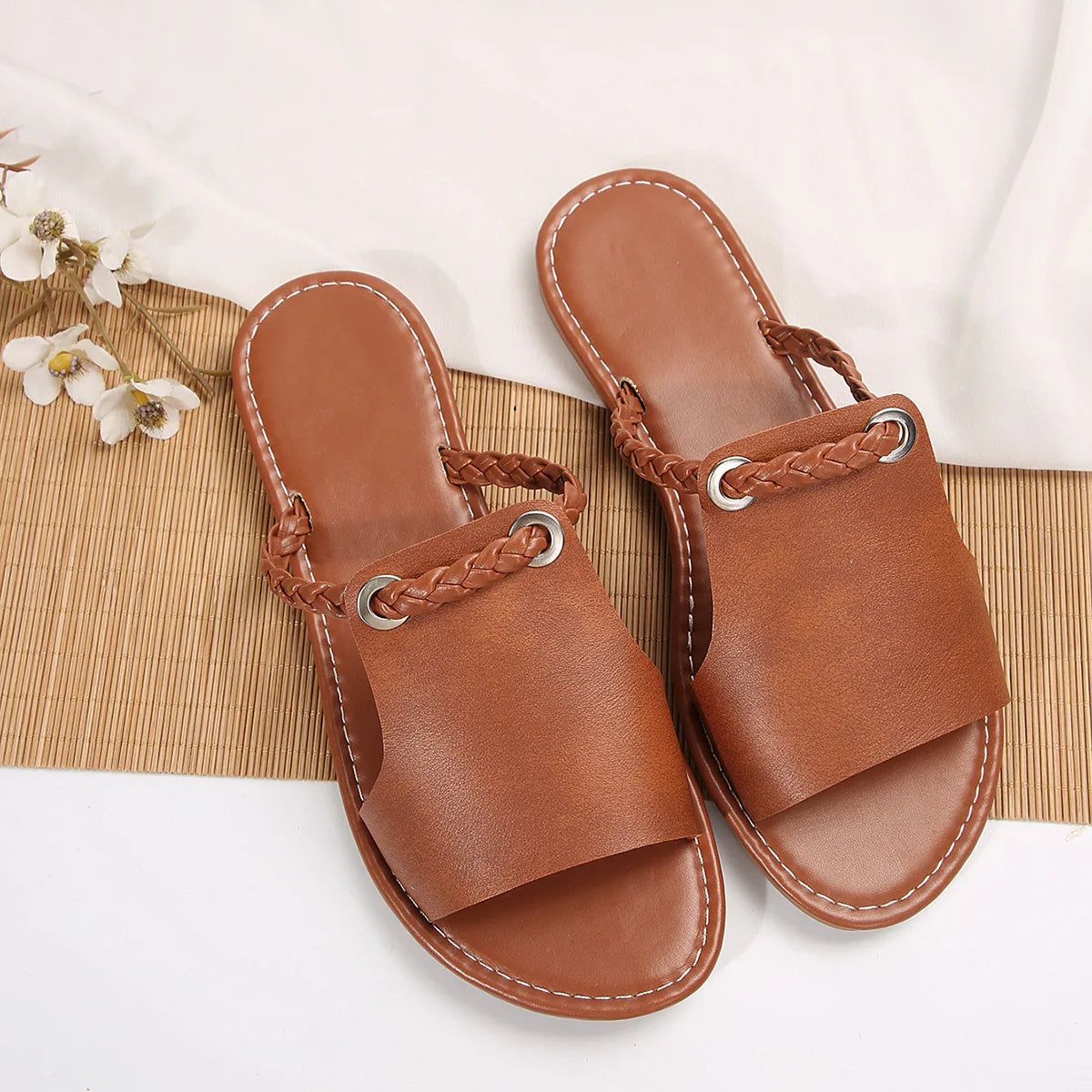 Myway 2025 New Womens Casual Beach Slippers Summer Pure Color Woven Beach Sandals Lightweight Slip on Shoes