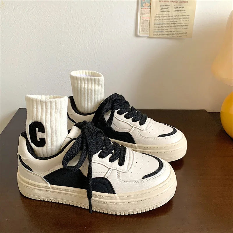 2025 New Trendy Women Sneakers White Shoes Casual Sports Shoes for Students Retro Thick Sole Height Increasing Plat Sneakers