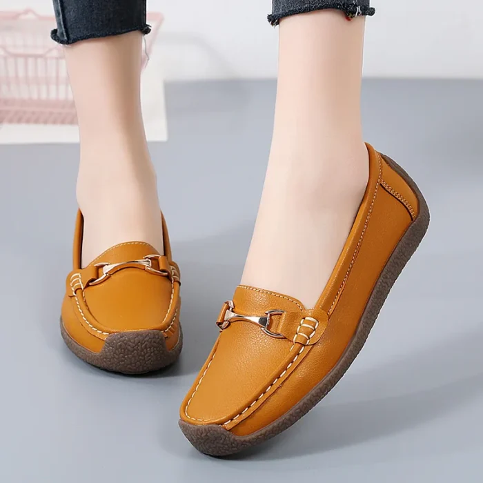 Monthly Sales of 10,000 Pairs 2025 Hot Sale Big Size Shoes Pointed Casual Flat Women's Shoes - Image 2