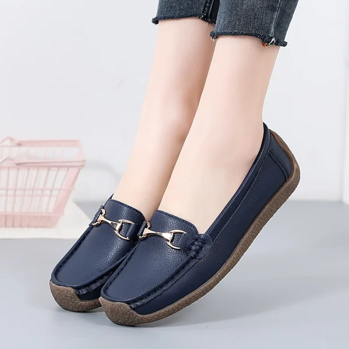 Monthly Sales of 10,000 Pairs 2025 Hot Sale Big Size Shoes Pointed Casual Flat Women's Shoes - Image 3