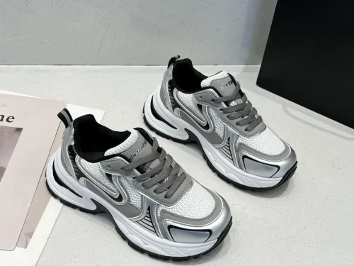 2025 New Women's Clunky Sneakers Thick Sole Non Slip Sneakers for Running Gym and Casual Wear