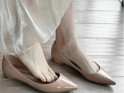 High-Quality Nude Patent Leather Flats - Comfortable Pointed Toe Large Size Elegance Affordable Price