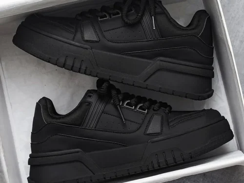 2025 Classic Men's Sneakers Summer Casual Shoes Thick Soles Non-Slip Sports Footwear in Black and White for Outdoor