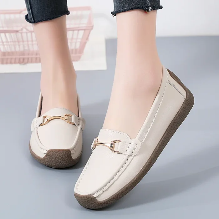Monthly Sales of 10,000 Pairs 2025 Hot Sale Big Size Shoes Pointed Casual Flat Women's Shoes - Image 4