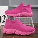 Men's Running Shoes Lightweight Comfortable Soft Sole Breathable Mesh Upper Non-Slip Durable Perfect for Walking Style