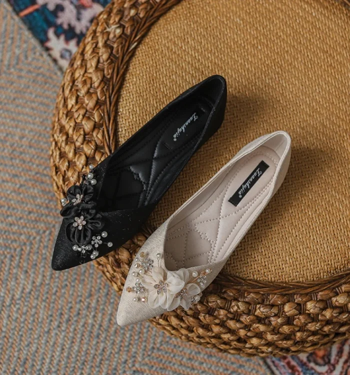 2025 New Women's Low Heel Flat Shoes - Elegant Pearl and Rhinestone Slip-On Loafers for Autumn, High Quality, Affordable Fashion - Image 2