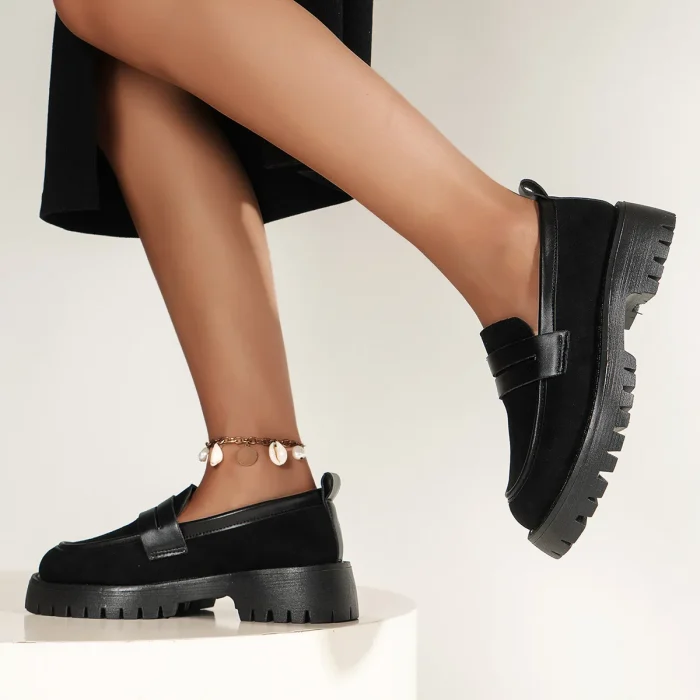 Monthly Sales 100,000 Pairs of Comfortable Thick Sole Loafers Ladies Leather Loafers PU Insole Suitable for Daily Work