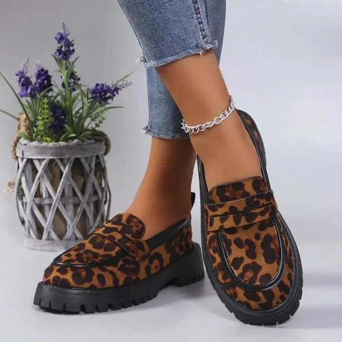 Monthly Sales 100,000 Pairs of Comfortable Thick Sole Loafers Ladies Leather Loafers PU Insole Suitable for Daily Work - Image 2