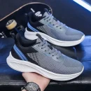 2025 Men's Outdoor Sneakers Lightweight Versatile Soft Soled Casual Running Shoes with Slip Resistant Design