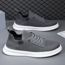 New Men's Mesh Running Shoes Lightweight Low-Top Sneakers for Summer Soft Sole Slip-On Walking Style Casual Shoes