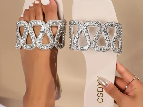 2025 New Summer Women's Flat Slippers Rhinestone Open Toe Fashionable Sandals Outdoor Slip on Large Size Slippers