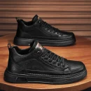 Men's Casual Mid-Top Sneakers Stylish British Style Leather Sports Shoes for Men Comfortable and Versatile Sneakers for Adult