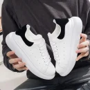 2025 Hot Selling Sneakers Women White Height Increasing Walking Style Casual Shoes Sneakers for Couple