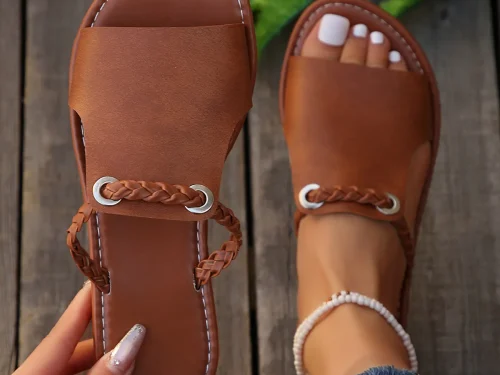 2025 Summer Womens Sandals New Style Pure Color Woven Casual Beach Slippers Lightweight Comfortable Slip on Sandals