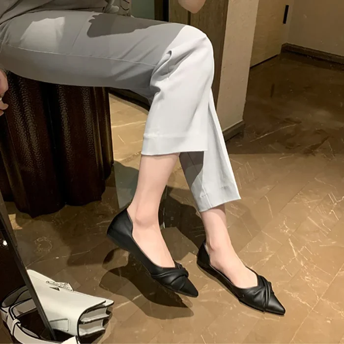 Autumn New Korean Style Knotted Pointed Toe Flat Commuter Shoes for Women  Soft Sole Ballet Flats with High Cost Performance - Image 3
